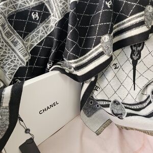 Monochrome Cashmere Silk Scarf 🖤 Chanel Paris Eiffel Tower